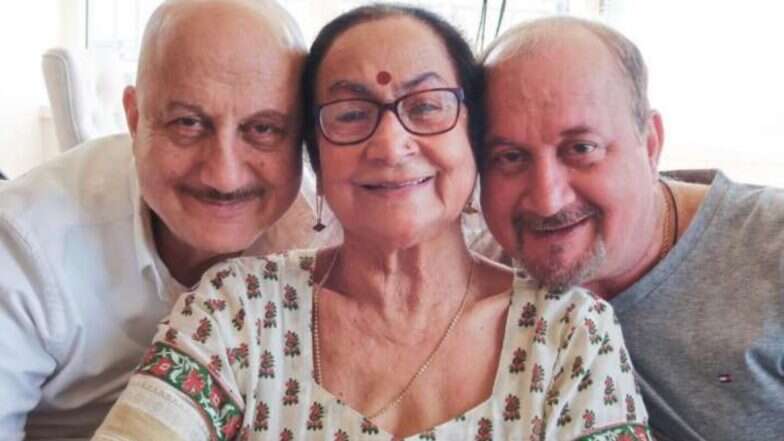 कोरोना का इलाज करा रही अनुपम खेर की मां के हेल्थ को लेकर आई बड़ी अपडेट, एक्टर ने वीडियो शेयर कर दी जानकारी