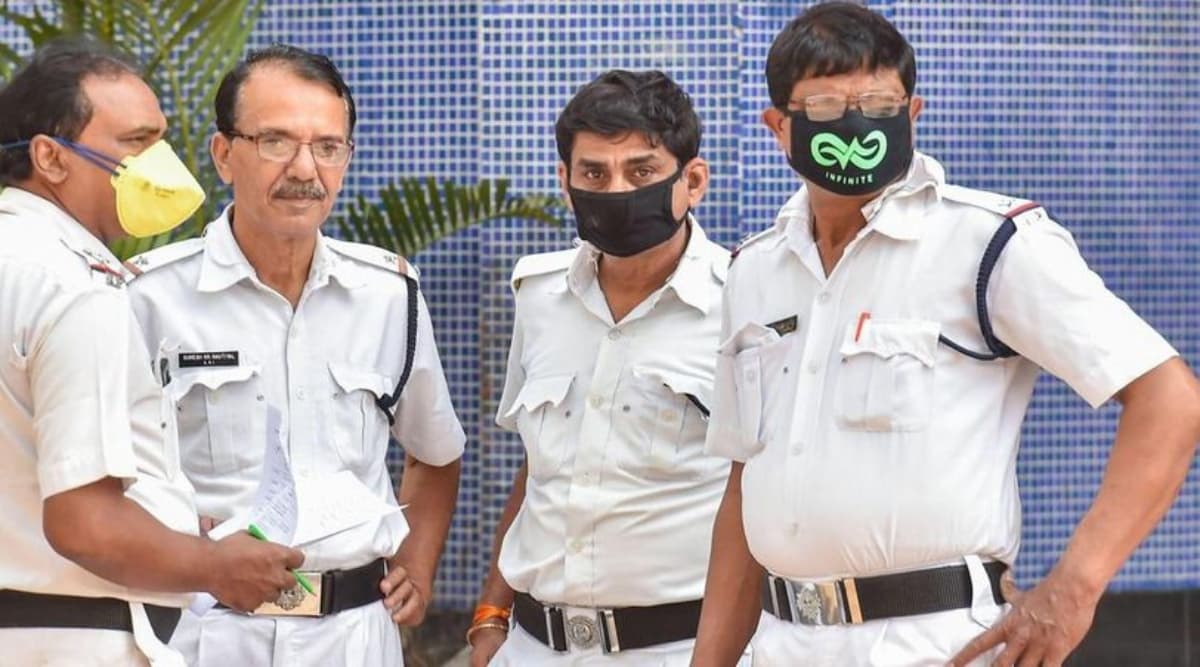 Kolkata: कोलकाता में 22 बम जब्त किये गये, पुलिस जांच में जुटी