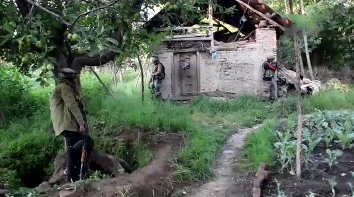 श्रीनगर के बाहरी इलाके में सुरक्षा बलों और आतंकवादियों के बीच मुठभेड़, घेराबंदी और तलाश अभियान जारी