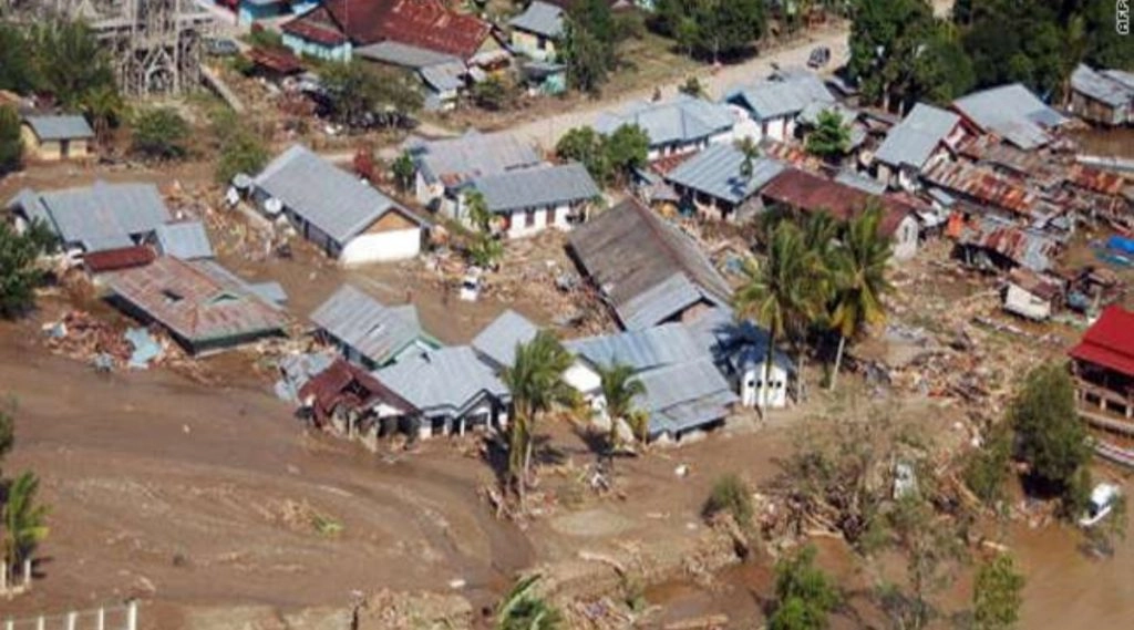 भूकंप, बाढ़ से 96 की मौत, 70 हजार विस्थापित