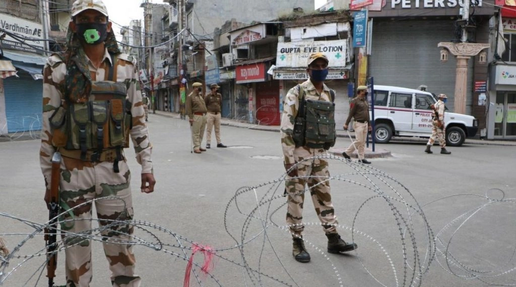 जम्मू-कश्मीर के पुलवामा में ग्रेनेड हमले में छह घायल