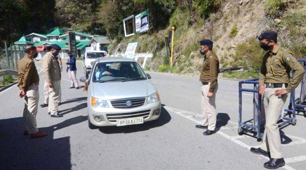  जम्मू-कश्मीर  में  कोरोना के बढ़ते मामलों के बीच आज रात 8 बजे से सोमवार सुबह 6 बजे तक के लिए लगा कर्फ्यू
