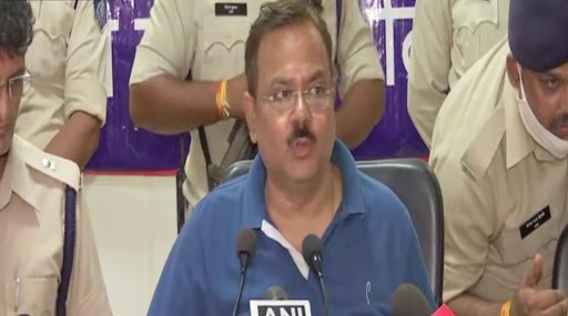 विकास दुबे को लेकर उज्जैन के एसपी मनोज कुमार सिंह का बड़ा खुलास, कहा- थोड़ी सी भी गलती होती तो वह मंदिर से दर्शन करने के बाद वहां से भाग जाता