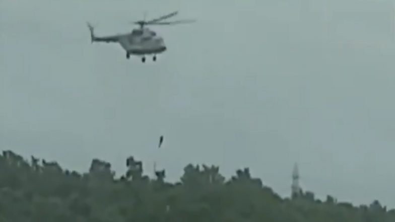Madhya Pradesh Rains: छिंदवाड़ा के माचागोरा डैम के पास टापू पर पानी के तेज बहाव में फंसे शख्स की बाल-बाल बची जान, NDRF की मदद से किया गया एयरलिफ्ट