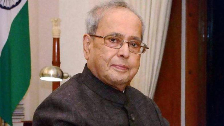 Pranab Mukherjee Death Rumours: प्रणब मुखर्जी के निधन की उड़ी अफवाह, बेटे अभिजीत और बेटी शर्मिष्ठा ने कहा-ये झूठ, वो अभी भी वेंटिलेटर पर