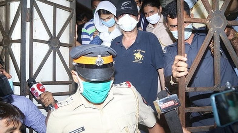 Sushant Singh Rajput Case: रिया चक्रवर्ती ने किए बड़े खुलासे, कई बॉलीवुड हस्तियां भी आ सकती हैं जांच के दायरे में