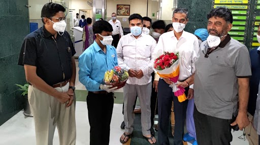 DK Shivakumar Discharged From Hospital: कोरोना संक्रमित कर्नाटक के कांग्रेस प्रदेश अध्यक्ष डीके शिवकुमार हुए ठीक, अस्पताल से मिली छुट्टी