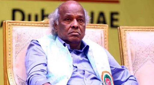 Rahat Indori passes away: मशहूर शायर राहत इंदौरी का दिल का दौरा पड़ने से निधन,  कोरोना संक्रमण के चलते अस्पताल में थे भर्ती