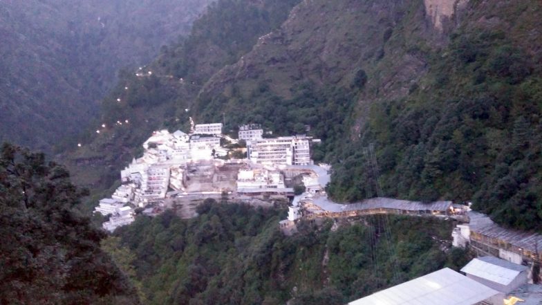 Vaishno Devi Yatra Resumes: पांच महीनों बाद आज से शुरू हुई माता वैष्णो देवी की यात्रा, प्रतिदिन 2000 श्रद्धालु ही कर पाएंगे दर्शन- यहां चेक करें गाइडलाइंस