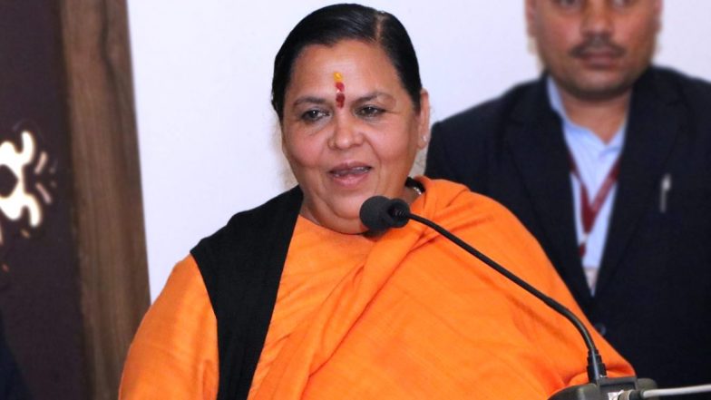उमा भारती ने कहा- ब्यूरोक्रेसी हमारी चप्पल उठाने के लिए हैं... वीडियो वायरल होने के बाद मांगी माफी
