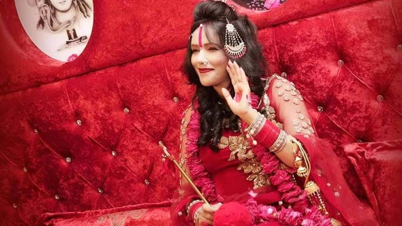 Bigg Boss 14: राधे मां ने लाल जोड़े में सलमान खान के टीवी शो 'बिग बॉस 14' में की एंट्री, देखें Viral Video