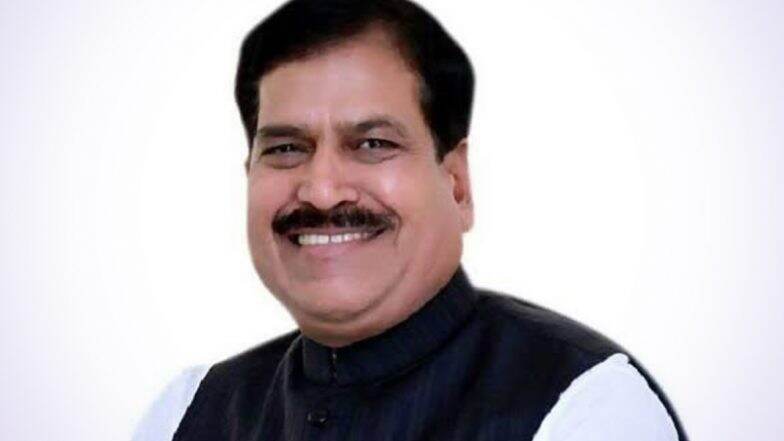 Union Minister Suresh Angadi Dies: बीजेपी अध्यक्ष जे.पी. नड्डा और केंद्रीय मंत्री प्रह्लाद जोशी सुरेश अंगड़ी के परिजनों से मिलने उनके घर पहुंचे