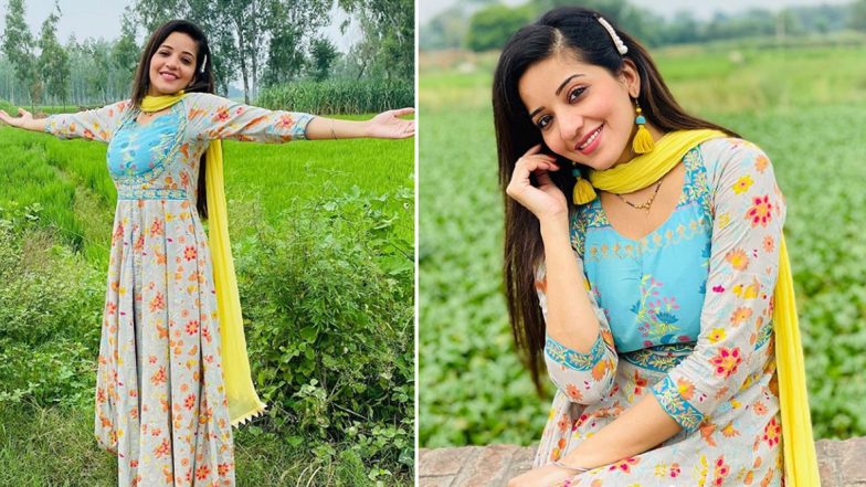 Bhojpuri Actress Monalisa Photos: भोजपुरी एक्ट्रेस मोनालिसा अपने गांव में कर रही हैं जमकर मस्ती, देखें ये खूबसूरत फोटोज