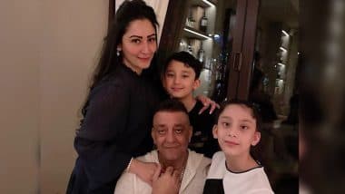 Sanjay Dutt: कैंसर से पीड़ित संजय दत्त ने दुबई में अपने बच्चों से की मुलाकात, पत्नी मान्यता दत्त ने शेयर की ये फैमिली फोटो