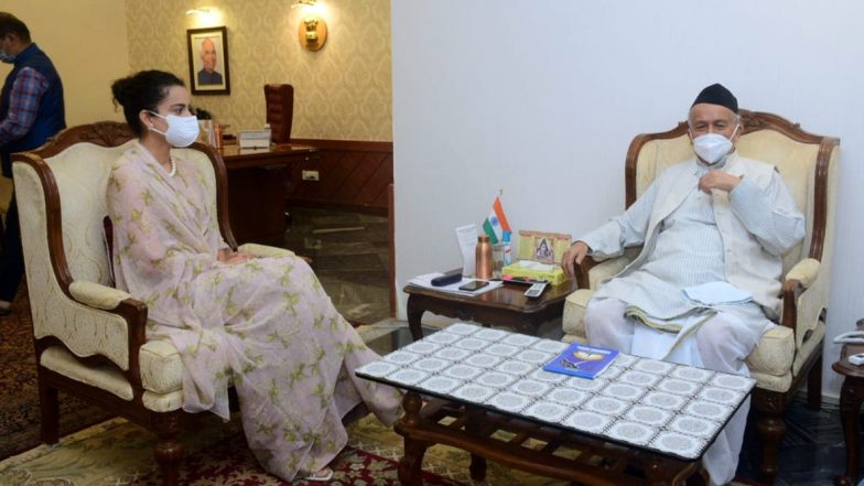 Kangana Ranaut Meets Maharashtra Governor Bhagat Singh Koshyari: कंगना रनौत ने बहन रंगोली चंदेल संग महाराष्ट्र के राज्यपाल भगत सिंह कोशियारी से की मुलाकात (See Pics)