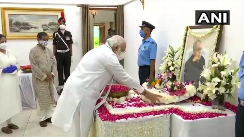 Pranab Mukherjee Funeral: पीएम मोदी ने भारत रत्न और पूर्व राष्ट्रपति प्रणब मुखर्जी को दी श्रद्धांजलि, आज होगा अंतिम संस्कार