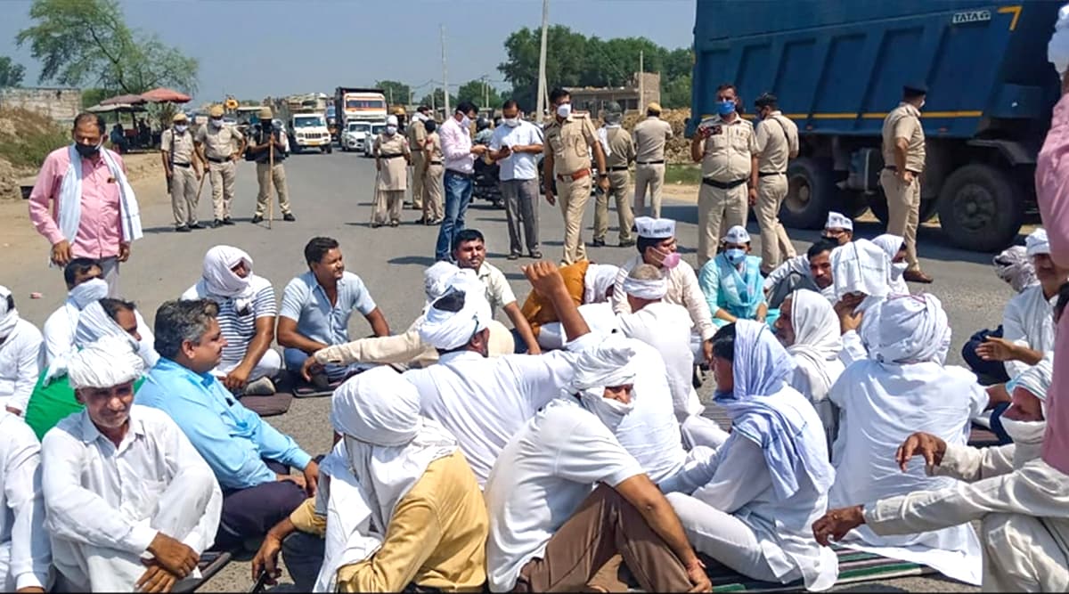Farmers Bill 2020: AIKS अध्यक्ष अशोक धावले के नेतृत्व में महाराष्ट्र में कृषि बिलों को लेकर हजारों की तादात में किसानों का विरोध प्रदर्शन जारी