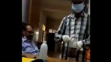 Uttar Pradesh: CMO द्वारा दिया गया टार्गेट पूरा करने के लिए मथुरा के डॉक्टर ने COVID-19 टेस्ट के लिए अपने खुद के 15 सैम्पल भेजे, देखें वायरल वीडियो