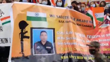 Nyima Tenzin Funeral: लद्दाख में शहीद हुए स्पेशल फ्रंटियर फोर्स कमांडो को 'भारत माता की जय' के नारे लगाते हुए लोगों ने दी श्रद्धांजलि, देखें वीडियो