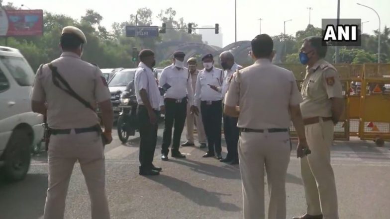 Farm Bills 2020: किसानों के प्रदर्शन को देखते हुए दिल्ली पुलिस ने बढ़ाई सुरक्षा, की जा रही है वाहनों की जांच