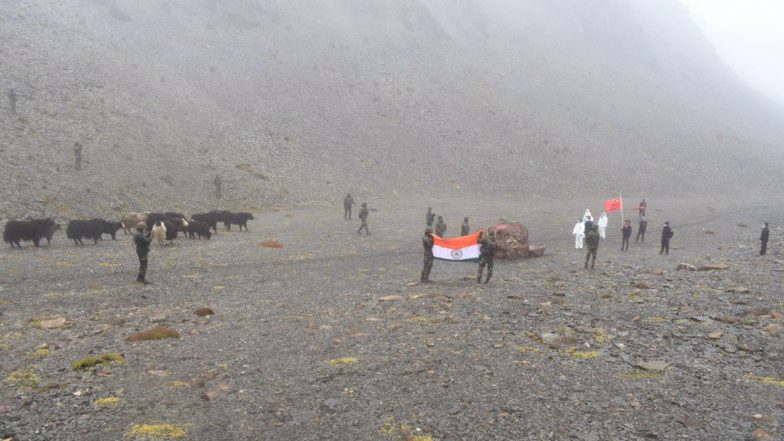 Indian Army Returns 13 Yaks, 4 Calves to China: भारतीय सेना ने दिखाई दरियादिली, विवाद के बीच LAC से भटके 17 पशु चीन को लौटाए