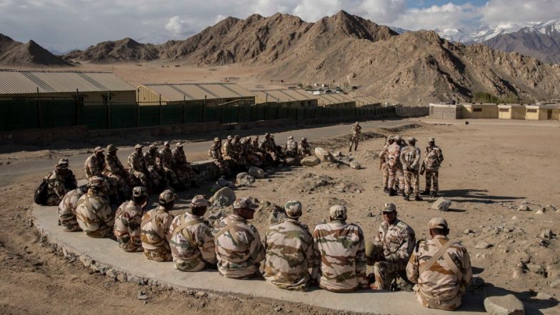 India-China Border Tension: भारतीय सेना ने चीनी सैनिकों से घुसपैठ बंद करने को कहा, नियंत्रण रेखा पर लगाए कांटेदार तार
