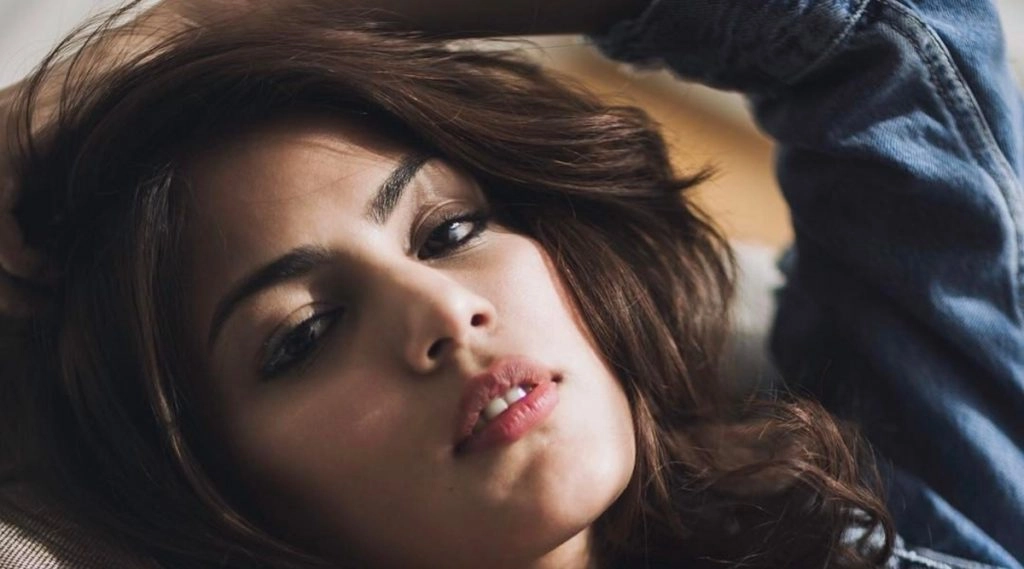 Aryan Khan के ड्रग मामले के बीच रिया चक्रवर्ती ने पोस्ट किया