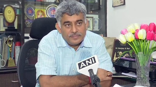 COVID-19 Vaccine Update: एम्स के कम्युनिटी मेडिसिन डिपार्टमेंट के प्रमुख  डॉ. संजय राय बोले, वैक्सीन का ट्रायल दूसरे चरण में, अगले साल के मध्य में मिल सकती है कोविड-19 की दवा