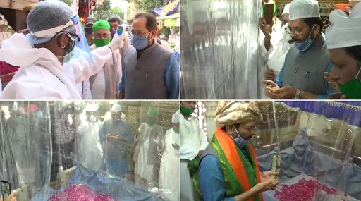 Hazrat Nizamuddin Aulia Dargah to  reopens For Devotees: हजरत निजामुद्दीन औलिया दरगाह आम जनता के लिए खोले जाने के बाद केंद्रीय मंत्री मुख्तार अब्बास नकवी जियारत के लिए पहुंचे