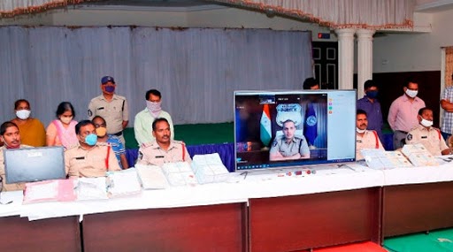 Fake Certificate Racket: आंध्र प्रदेश के ओंगोल पुलिस की बड़ी कार्रवाई, देशव्यापी फर्जी सर्टिफिकेट रैकेट का किया पर्दाफाश