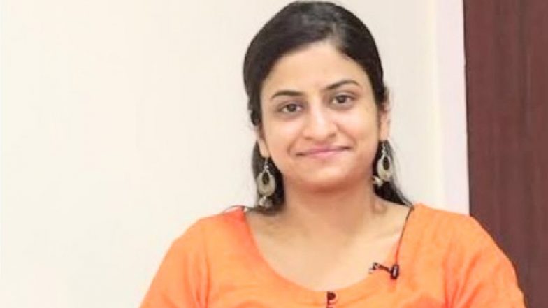 कौन है रितिका जिंदल? आईएएस अफसर ने दशहरे के मौके पर कराया हवन और पंडितों को पढाया समानता का पाठ, ट्विटर पर #SackRitikaJindal हुआ ट्रेंड