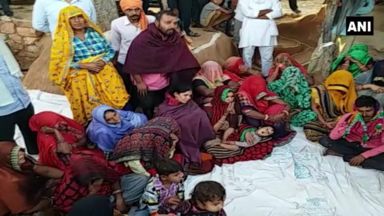 राजस्थान: पुजारी को जिंदा जलानें के ममाले में प्रदर्शन जारी, परिवार ने कड़ी कार्यवाही की मांग करते हुए अंतिम संस्कार से किया इनकार