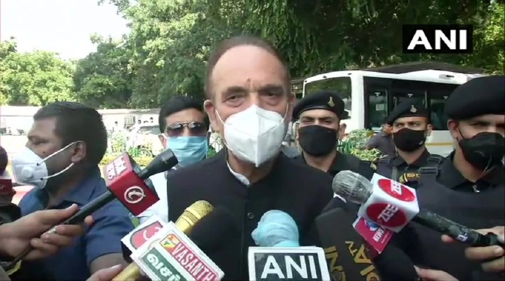 कांग्रेस नेता गुलाम नबी आजाद ने की पीएम मोदी की तारीफ, कही ये बात 