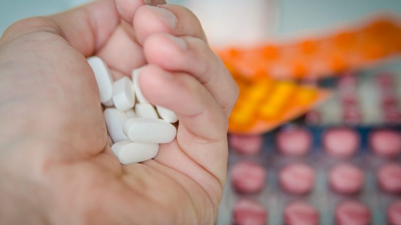Self Medication: अगर आप भी लेते हैं सेल्फ-मेडिकेशन का सहारा तो हो जाएं सावधान, क्योंकि यह सेहत के लिए हो सकता है बेहद खतरनाक