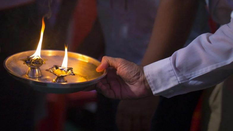 Tips For Puja: रात्रि प्रहर में पूजा-अनुष्ठान करते समय बरतें ये सावधानियां, वरना भगवान हो सकते हैं नाराज, जानें रात्रिकाल में किसकी पूजा होती है विशेष फलदायी
