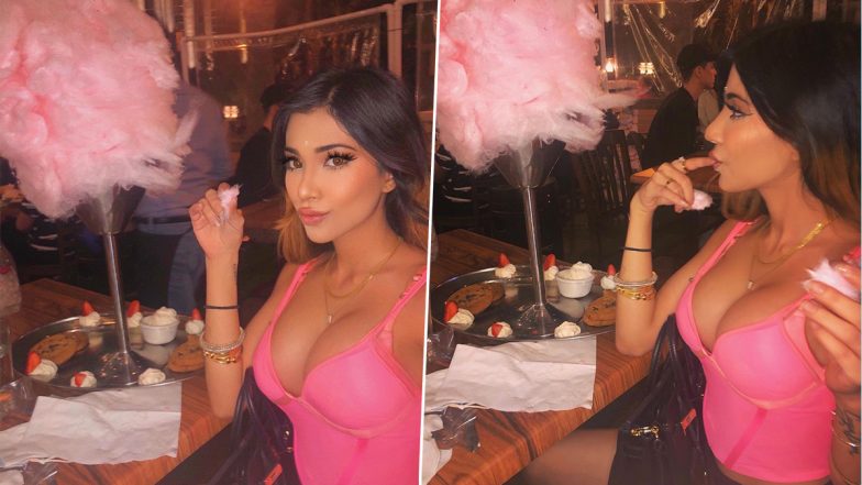 Sakshi Chopra Hot Photos: हॉट मॉडल साक्षी चोपड़ा ने कॉटन कैंडी का मजा लेते हुए पोस्ट की बेहद बोल्ड फोटो, सेक्सी अदा देखकर पिघला फैंस का दिल