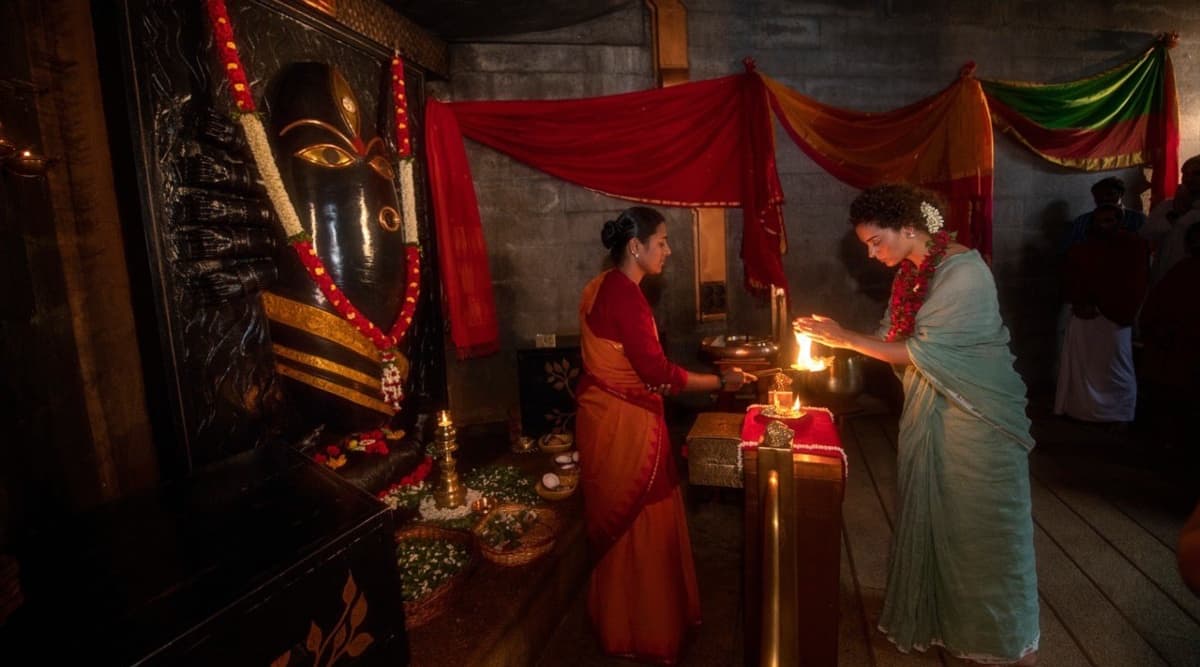 Happy Navratri 2020: नवरात्रि के पहले दिन कंगना रनौत ने मां दुर्गा का आशीर्वाद लेते हुए फोटो की शेयर