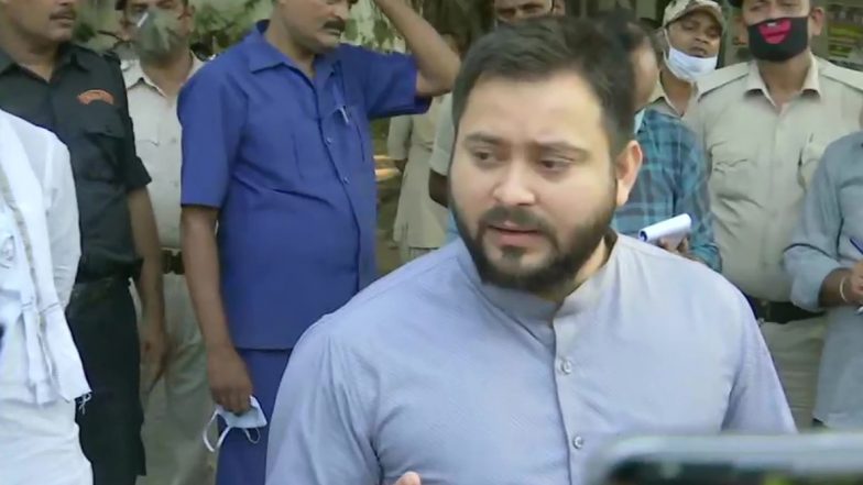 बिहार की राजनीति से 'गायब' हुए तेजस्वी, विरोधियों ने साधा निशाना