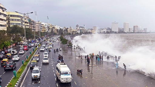 Maharashtra Rains: आंध्र प्रदेश और तेलंगाना में तबाही के बाद मुंबई समेत महाराष्ट्र के कई जिलों में कल हो सकती है भारी बारिश, IMD की तरफ से ऑरेंज अलर्ट जारी