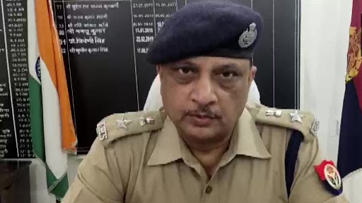 Uttar Pradesh: बाहर सो रहे दो बुजुर्ग दंपत्ति की मानसिक रूप से बीमार लड़के ने पत्थर से कुचलकर की हत्या,  हुआ गिरफ्तार