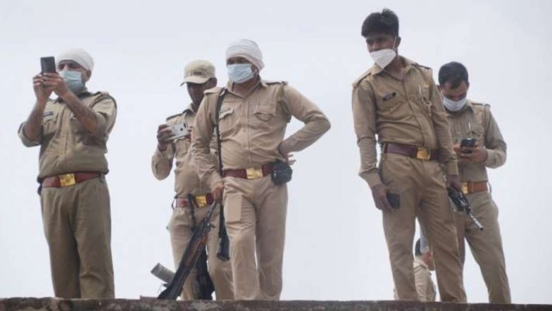 कानपुर: बिकरू हत्याकांड में 36 आरोपियों के खिलाफ चार्जशीट दायर, आठ पुलिसकर्मियों की गई थी जान