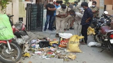 Hathras Gangrape Case: जयपुर में हाथरस के DM प्रवीण कुमार के घर के आगे गुस्साए लोगों ने फेंका कूड़ा, जाहिर की नाराजगी
