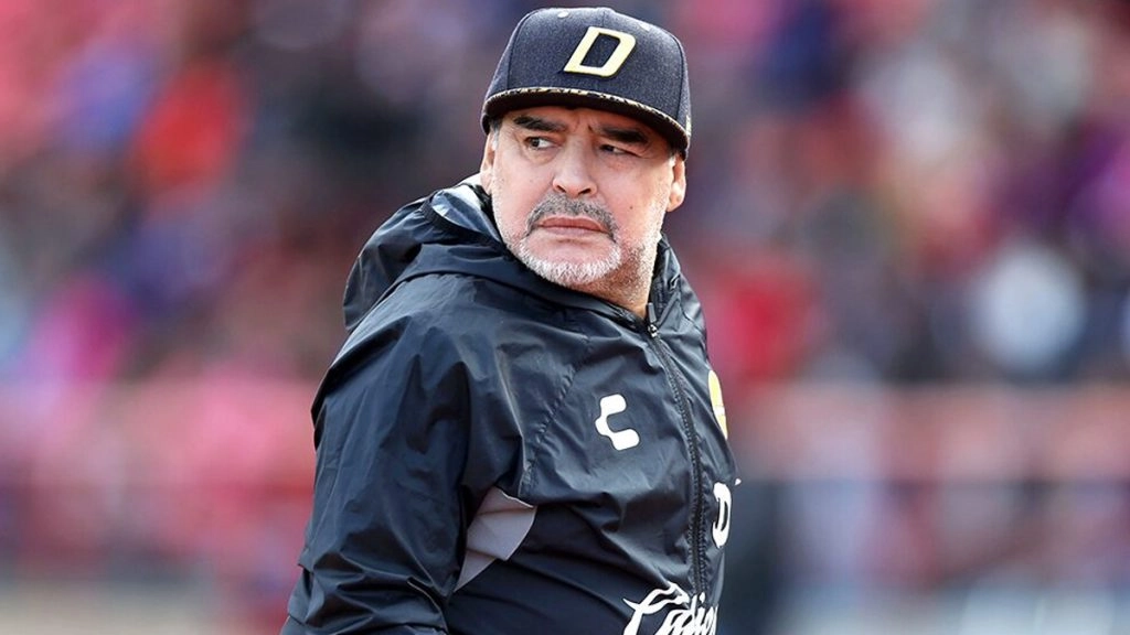  डिएगो माराडोना का कार्डिएक अरेस्ट से हुआ निधन 