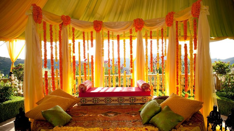 मदुरै के परिवार का अनोखा तरीका, शादी निमंत्रण पत्र पर छपवाया क्यूआर कोड; पैसे कैश देने की जरुरत नहीं