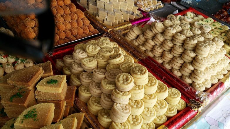 Diwali 2020: कोरोना संकट के बीच हलवाइयों ने बनाई इम्यूनिटी बूस्टर मिठाई, त्योहारी सीजन में बढ़ी मांग
