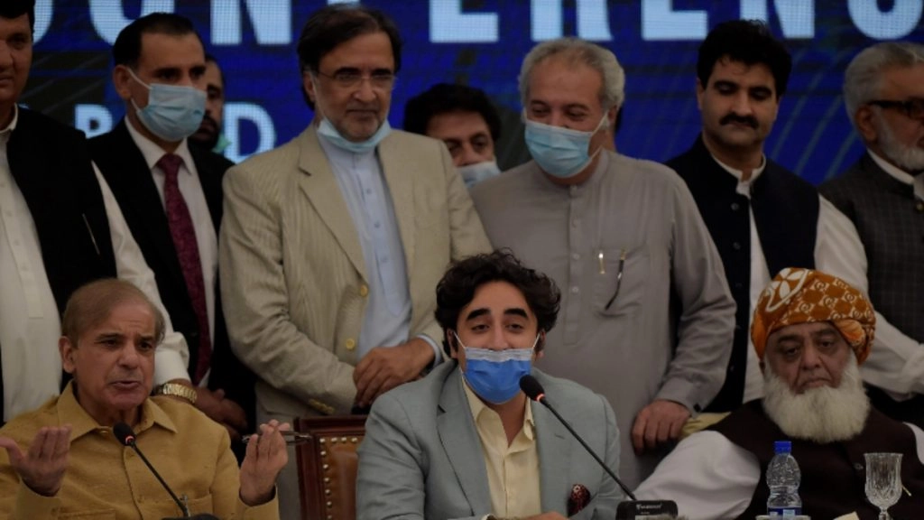 कोरोना वायरस के प्रतिबंधों के बावजूद पेशावर में आयोजित होंगी PDM की रैली