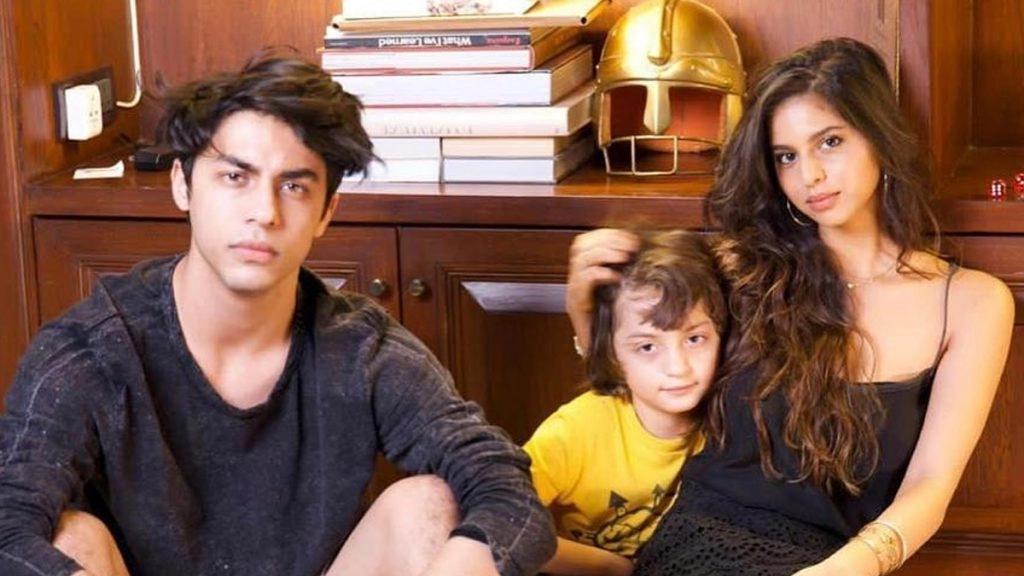 गौरी खान और सुहाना खान ने आर्यन खान को दी जन्मदिन पर की बधाई