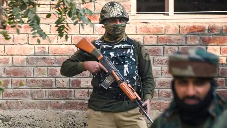 J-K: सुरक्षाबलों ने मंदिर पर हमले की साजिश नाकाम की, 3 आतंकी गिरफ्तार- 6 ग्रेनेड जब्त