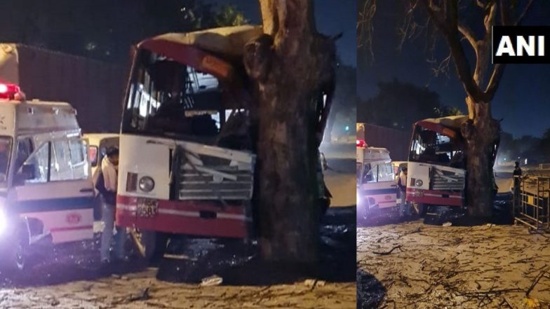 Delhi Road Accident: उत्तर प्रदेश रोडवेज की बस दिल्ली में पेड़ से टकराई, कम से कम 20 घायल; ड्राईवर फरार