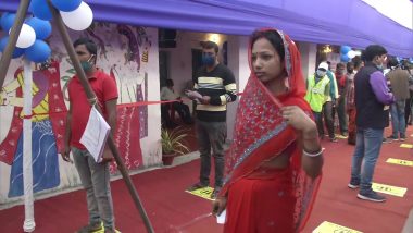 Bihar Elections 2020: मतदान केंद्रों से आई तस्वीरें, अब तक इन दिग्गज नेताओं ने डाला वोट